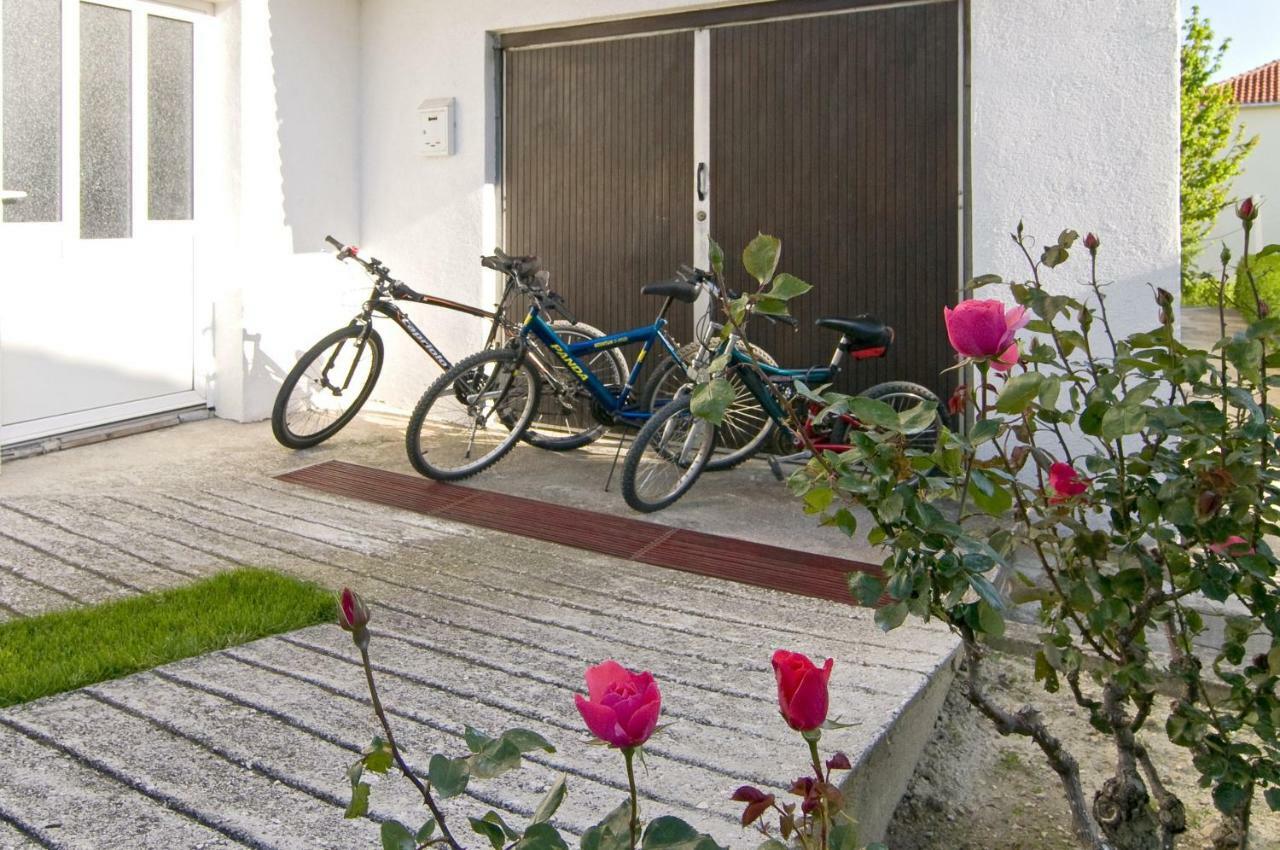Apartment Mihanovic Žrnovnica Buitenkant foto