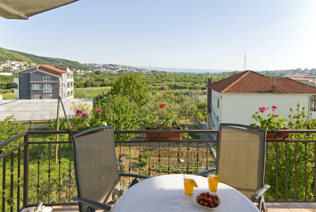 Apartment Mihanovic Žrnovnica Buitenkant foto